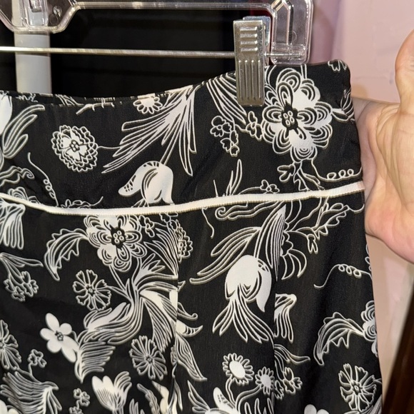 Pre View Floral Black and White Skirt Size 10 - Picture 2 of 5